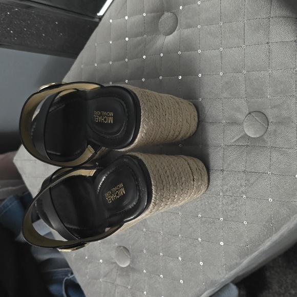 Michael Kors wedge - Picture 3 of 5